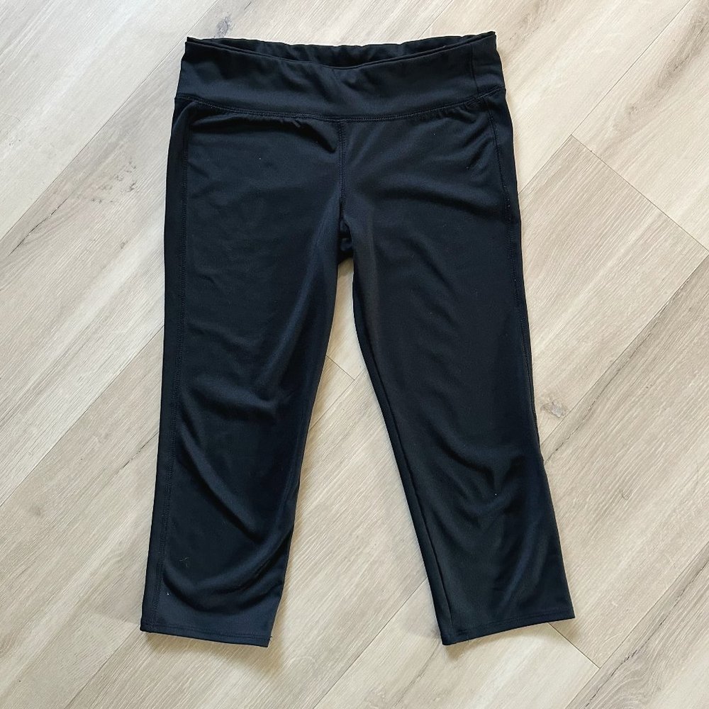 Girl's Black Athletic Capri Pants